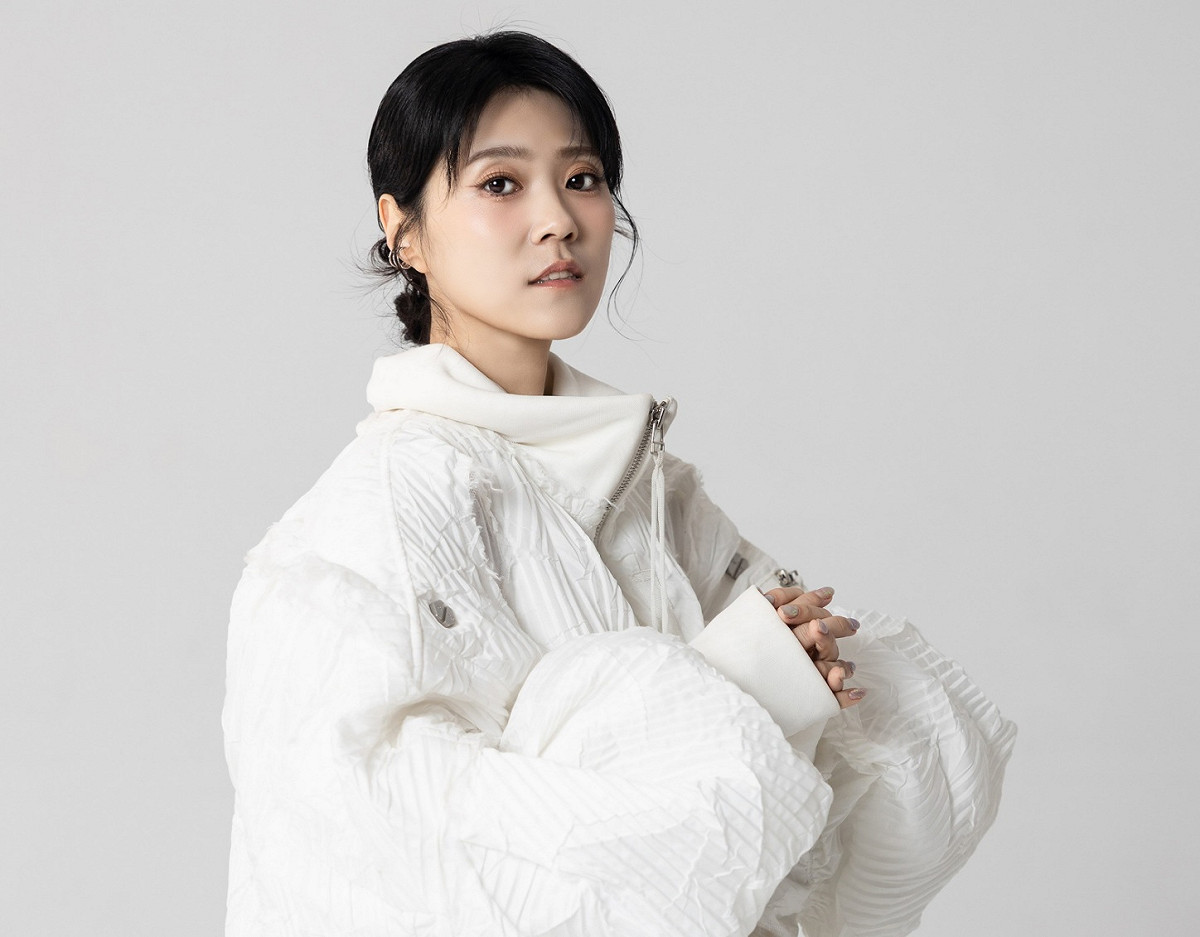 曹雅雯應邀參與《但願人長久》鄧麗君經典回聲音樂會演出。 圖：高雄春天藝術節、財團法人高雄市愛樂文化藝術基金會/提供
