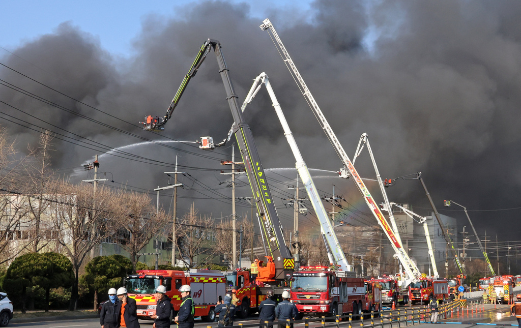 南韓大田市大德區一間汽車零件工廠於 20 日下午發生大規模火災。 圖：達志影像／美聯社