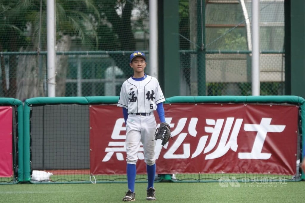 謝國城盃少棒賽22日開打，北市福林國小簡書曜（圖）先發2局無失分勝投，北市福林投打發揮以11比0、4局擊敗新竹關東國小。中央社記者謝靜雯攝 115年3月22日
