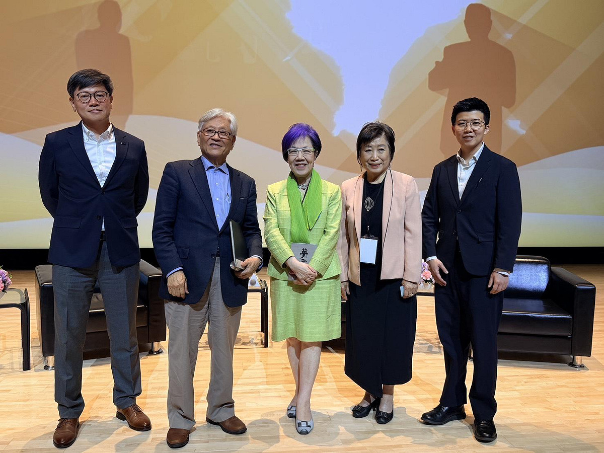 李登輝基金會與彭明敏基金會21日舉辦年度主題活動「李登輝、彭明敏《夢二途》交織的台灣光影—總統直選30週年鼎談會」，基金會董事長李安妮（中）期盼今年能呼喚台灣意識回來。 圖：李登輝基金會提供
