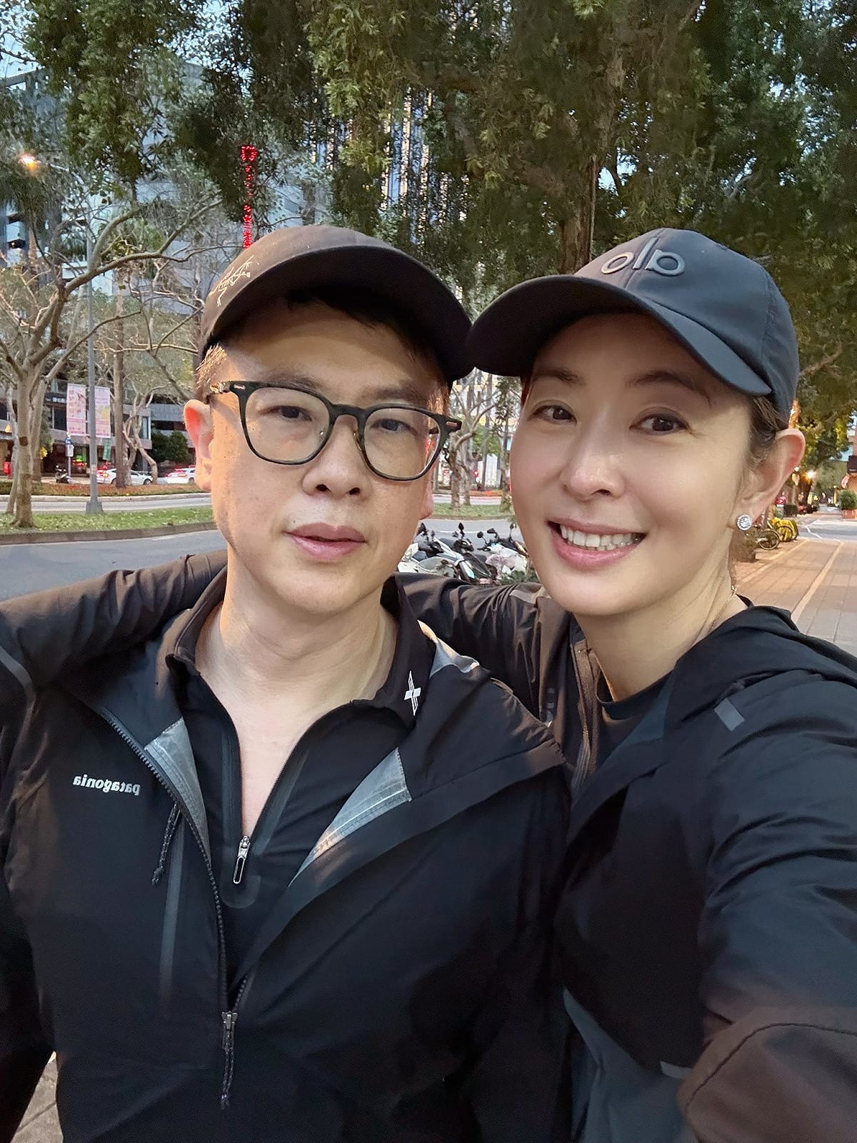 台北101董事長賈永婕與老公王兆杰。 圖：取自賈永婕臉書