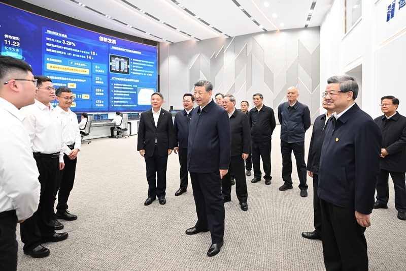 中共中央總書記、國家主席、中央軍委主席習近平 23 日赴雄安新區考察，並主持召開深入推進雄安新區高質量建設和發展座談會發表重要講話。 圖：翻攝自 新華社