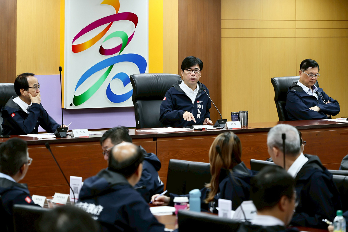 陳其邁(中)針對柯志恩發表願景政見讓市民有所選擇，表示這是好事。 圖：高雄市政府/提供