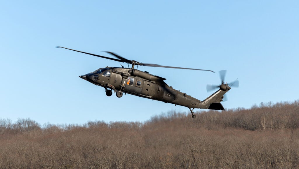 美國陸軍接收第一架搭載西科斯基MATRIX自主飛行系統的「H-60Mx」黑鷹直升機。 圖：翻攝lockheedmartin.com
