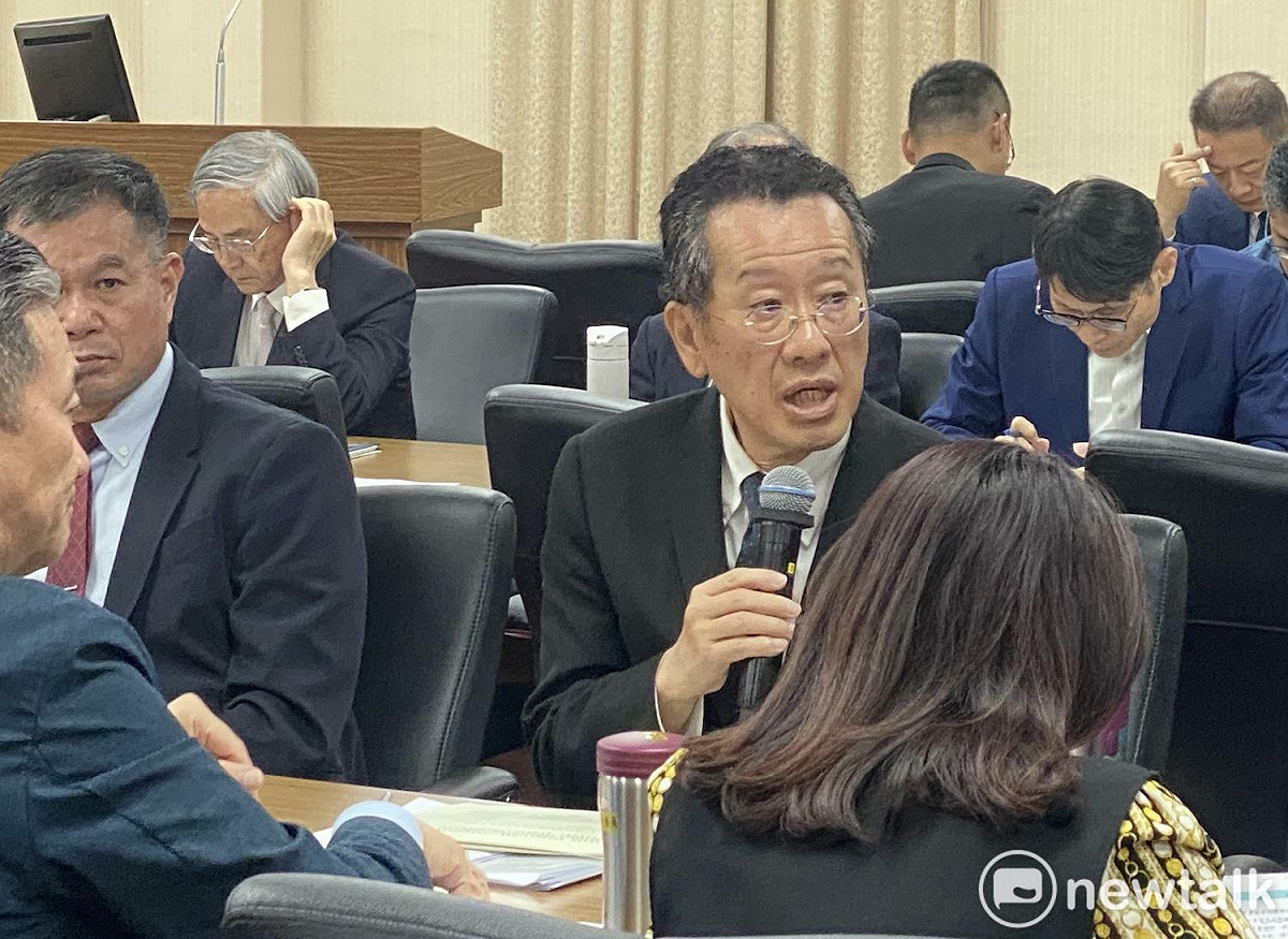 國防部長顧立雄及戰略規劃司司長黃文啟(左一） 圖：林朝億/攝