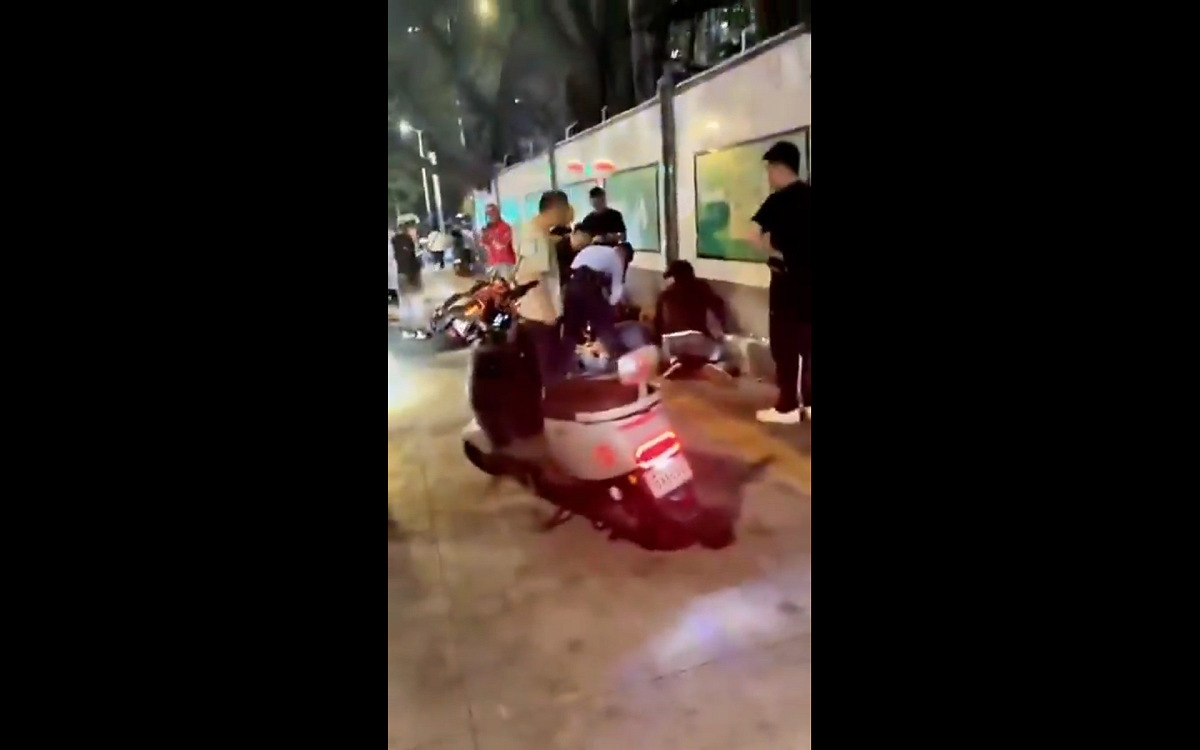 中國廣東省深圳市 26 日接連傳出兩起持刀攻擊事件，地點分別位於羅湖區東門步行街與龍崗區愛聯第二市場。 圖:翻攝自影片