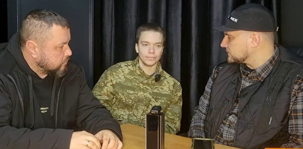 俄軍第 150 師第 102 摩托化步槍團一名 19 歲士兵阿爾喬姆，被指控向烏克蘭軍方洩露俄軍部隊精確座標，導致俄軍在前線遭受重大損失。 圖:翻攝自X帳號@NiKiTa_32156
