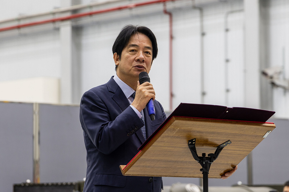 非洲國家塞席爾、模里西斯、馬達加斯加由於遭到中華人民共和國政府施加經濟在內等壓力，使其不讓總統賴清德專機通過領空，這讓賴清德出訪史瓦帝尼一行被迫取消。 圖：總統府提供（資料照）