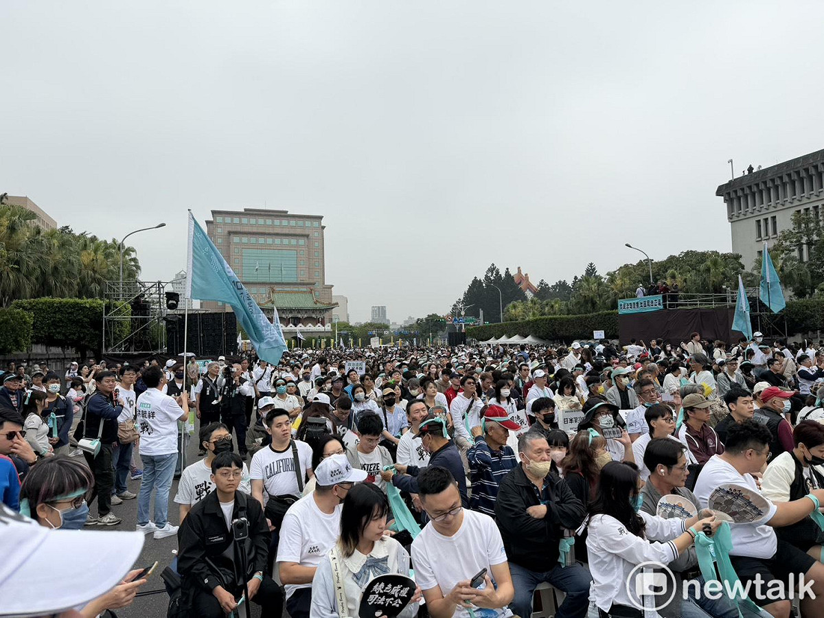 民眾黨為聲援創黨主席柯文哲，於凱道舉辦「戰！329上凱道討公道」造勢活動。 圖：金大鈞/攝