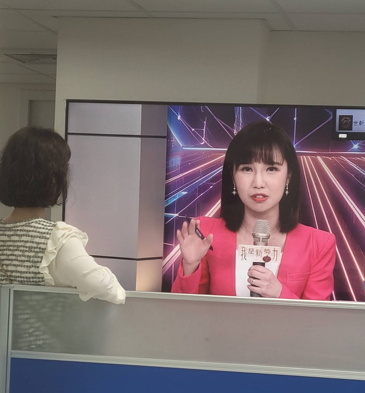 由世新大學新聞學系學會主辦.東森電視台與寰宇新聞台協辦的「2026〔我是新勢力〕主播大賽」決賽於今（29）日盛大登場。 圖：世新大學提供