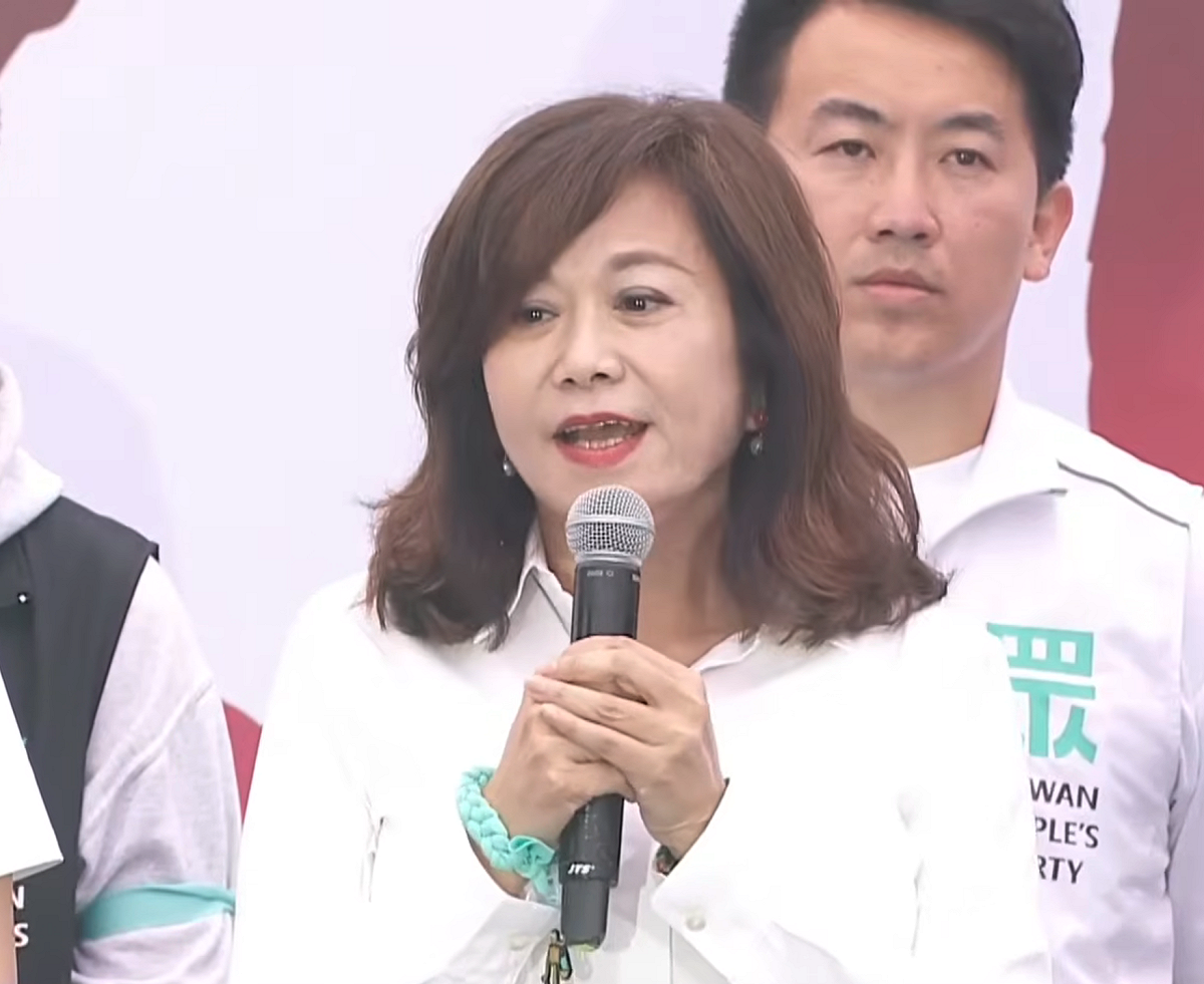基隆市副市長邱佩琳29日也到凱道聲援柯文哲。 圖：翻攝自柯文哲YT