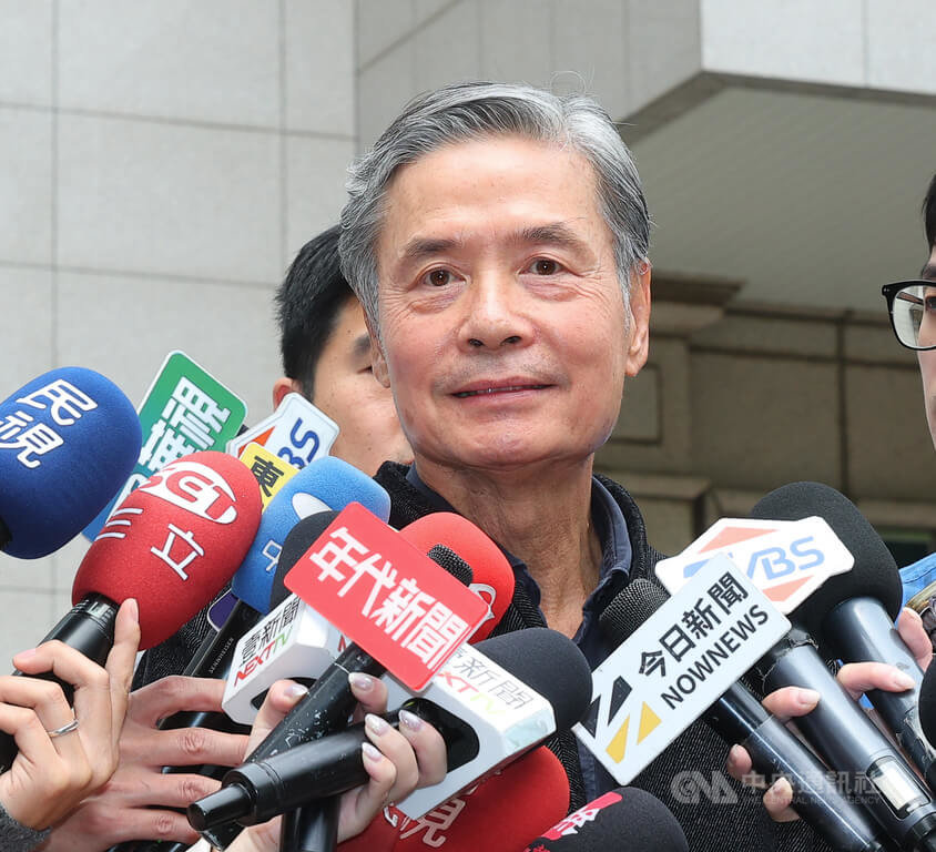 前國安會祕書長金溥聰（圖）針對近期網路流傳AI影片採取法律行動，31日前往刑事局提告，他接受媒體聯訪表示，由於影片內容對他個人有許多污衊跟抹黑，所以特別來報案，希望能調查出誰是幕後主導者。中央社記者謝佳璋攝  115年3月31日