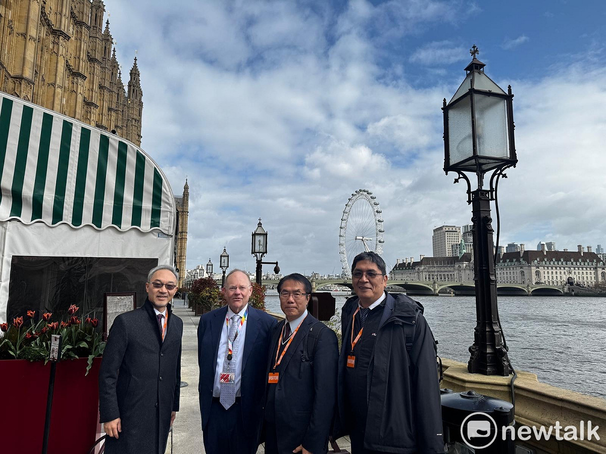 台南市長黃偉哲任內首度訪問英國，在駐英國台北代表處姚金祥大使的陪同下，與英國國會議員李納德勳爵(Lord Rennard)會晤並參訪英國國會，此次會面是台南深化對英夥伴關係的里程碑，未來也將從城市外交角度，配合駐英代表處積極推動台英關係。 圖：台南市政府提供