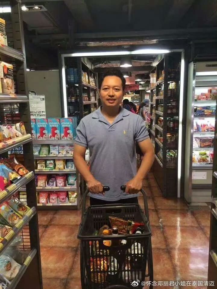 最近鄧麗君逝世時陪伴在側的管家比利現身說法。 圖：翻攝自微博