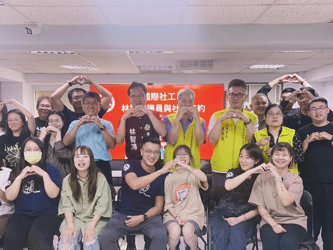 林智鴻建議社會局效法南韓以生成式AI雙向通話功能，關懷「孤獨死」高風險族群，創造弱勢與社工雙贏。 圖：林智鴻服務處/提供