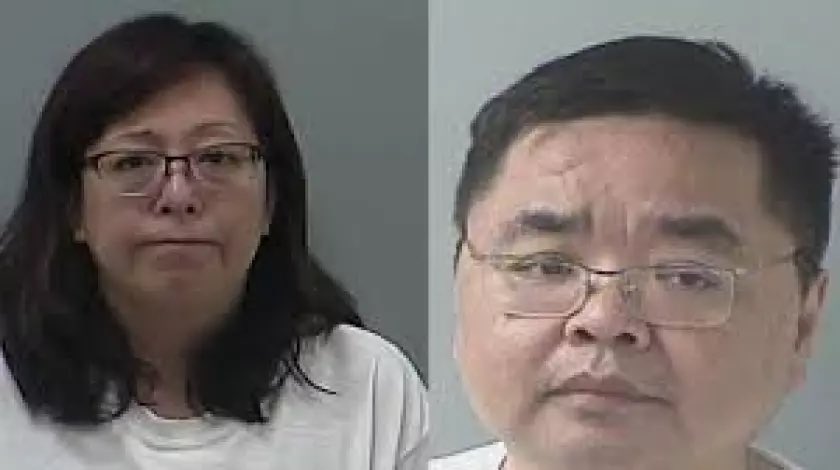 美國司法部 31 日發布聲明，以「不符合入籍要求的良好道德品行」為由，撤銷華裔夫婦陳莉、周宇兩人的美國公民身分， 圖：翻攝自 @Jam79922967 X 帳號