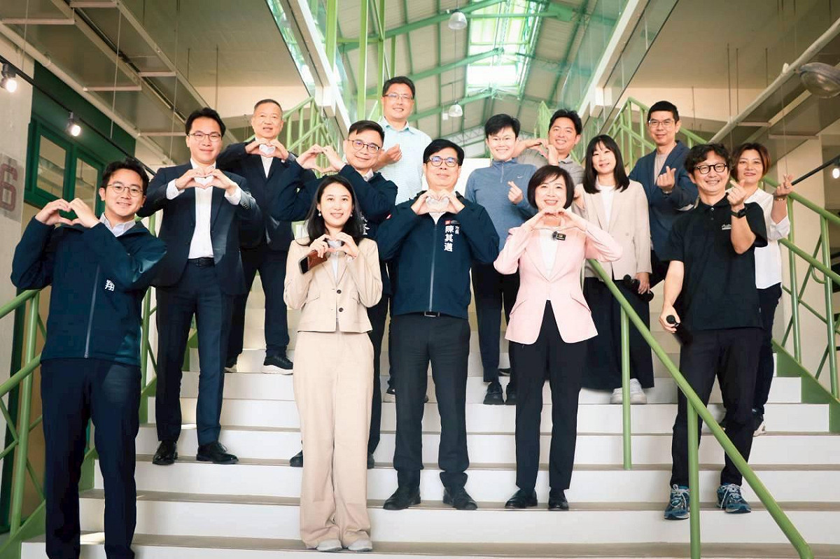 立法委員何欣純今（2）日偕同台中市議會民進黨團前往高雄市進行市政交流。 圖：何欣純服務處/提供