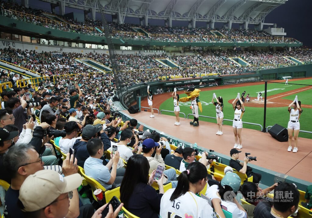 台鋼雄鷹協調租用澄清湖球場 放眼催生高雄巨蛋