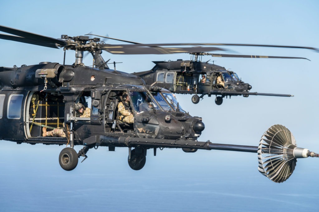 一架在伊朗上空被擊落的美國F-15E戰鬥機的一名機組人員已被美軍救起。搜救行動仍在進行中。 圖:翻攝自X帳號@visionergeo