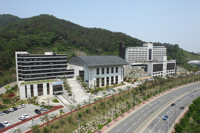 韓國媒體報導，逾百名中國學生被指控利用偽造的美國大學畢業證書，插班入讀韓國光州私立的湖南大學。 圖:翻攝自韓國湖南大學官網