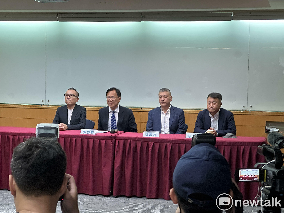 2026嘉義市長「藍白合」初選民調結果出爐，由民眾黨參選人張啓楷出線。 圖：周煊惠 / 攝