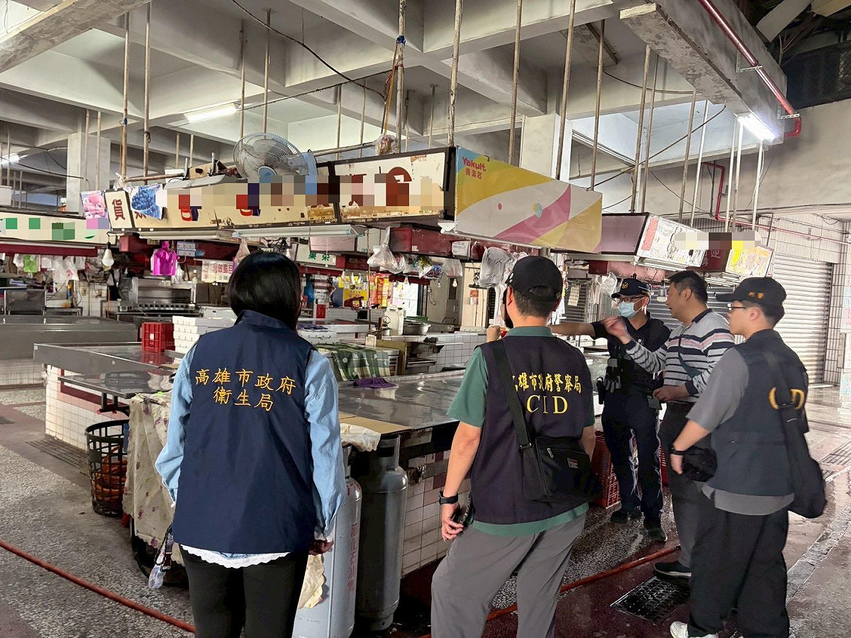 高市衛生局配合雄檢指揮調查偵辦。 圖：高雄市衛生局/提供