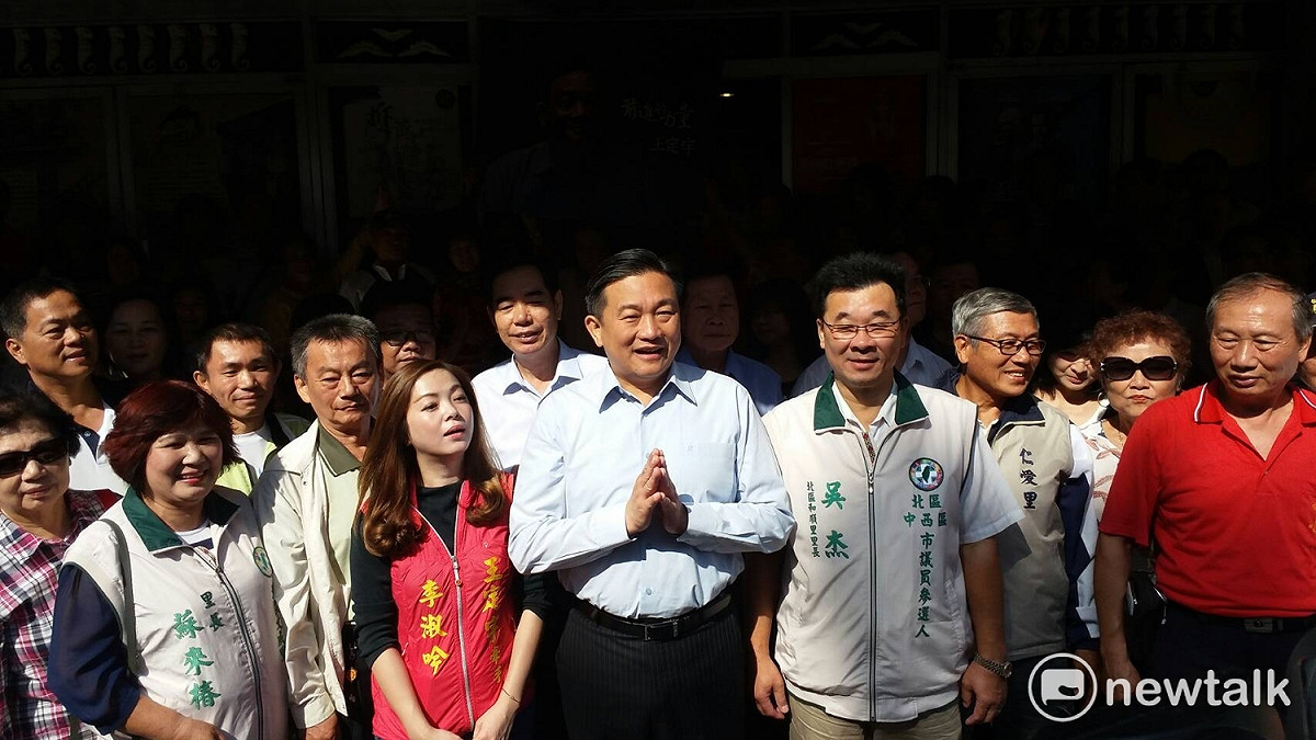 王定宇在全美戲院舉辦首波競選影片記者會， 透過CF感性地介紹他的成長歷程和從政理念，300多位鄉親坐滿放映廳。 圖：黃博郎/攝