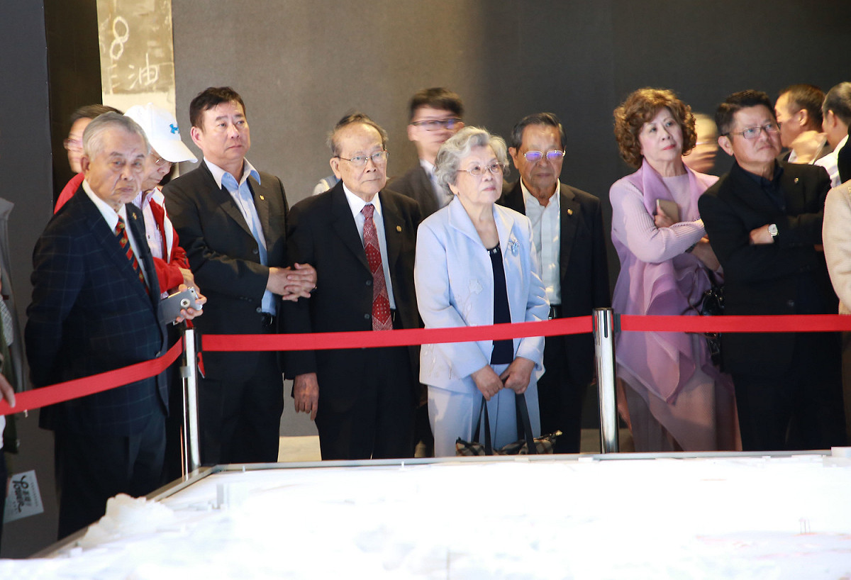 展館多元精彩展出內容，也吸引參訪團成員的目光，紛紛表示除了對過去基隆的印象截然不同，對於基隆日後整體發展也有更深入的瞭解與期待。 圖：基隆市政府/提供