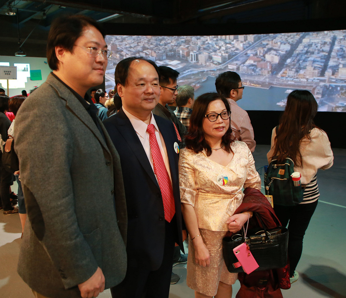 展館多元精彩展出內容，也吸引參訪團成員的目光，紛紛表示除了對過去基隆的印象截然不同，對於基隆日後整體發展也有更深入的瞭解與期待。 圖：基隆市政府/提供