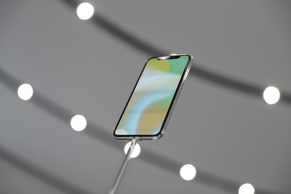 iPhone X維修價格突破天際。 圖：達志影像/美聯社