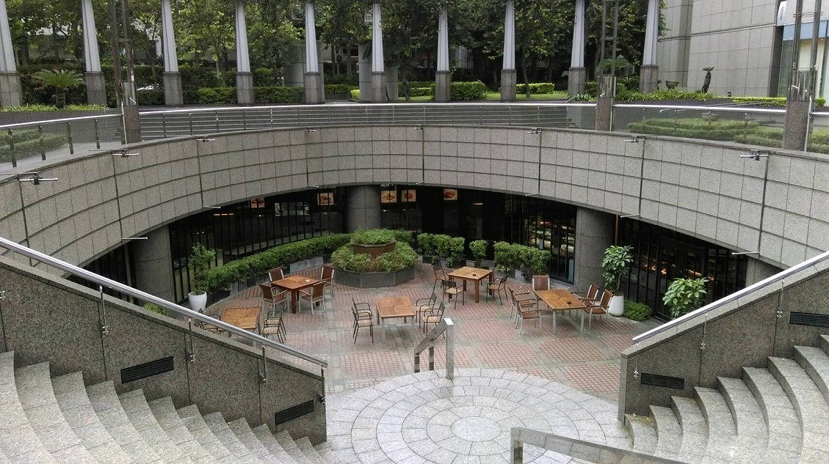 天母聯誼會位於北市中山北路六段，入會費達21萬。 圖：王威中辦公室 / 提供