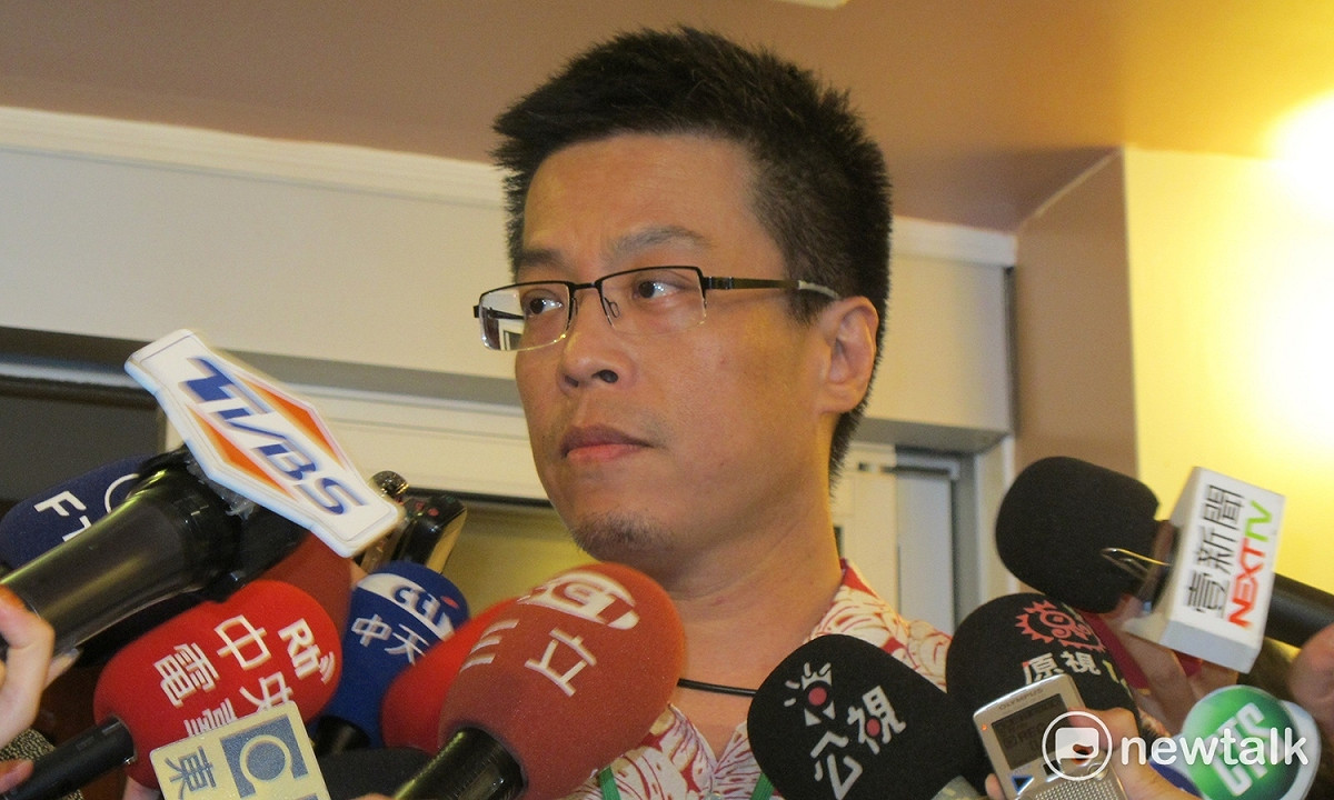 總統府發言人黃重諺30日表示，2名台籍船東買到機票後即可返台。 圖：林朝億/攝