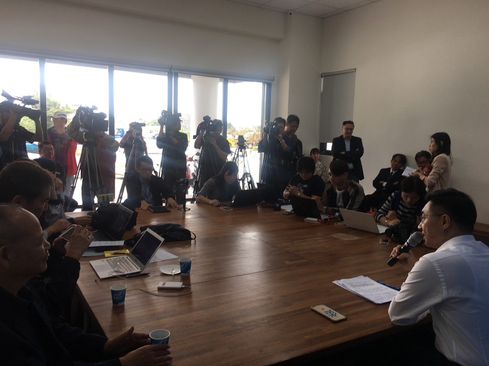 江啟臣在服務處宣布參選台中市長。 唐復年/攝
