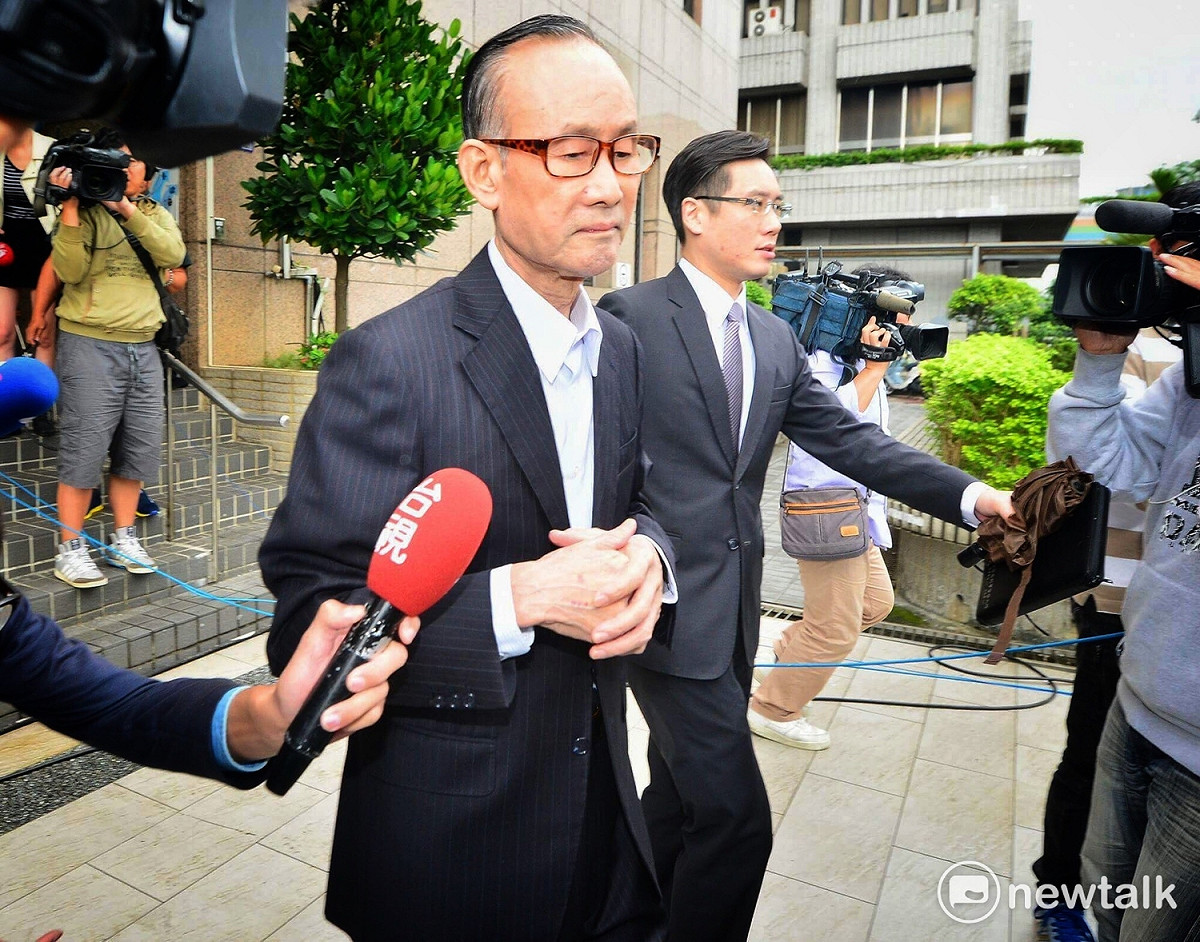 趙藤雄不再跟媒體喊冤，低調完成報到程序。 圖：本報攝影中心