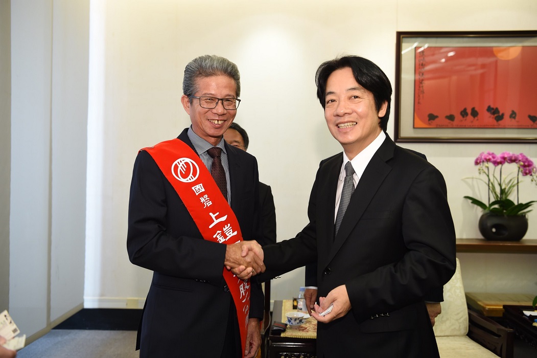 行政院長賴清德接見第26屆國家磐石獎得主。 圖：行政院/提供