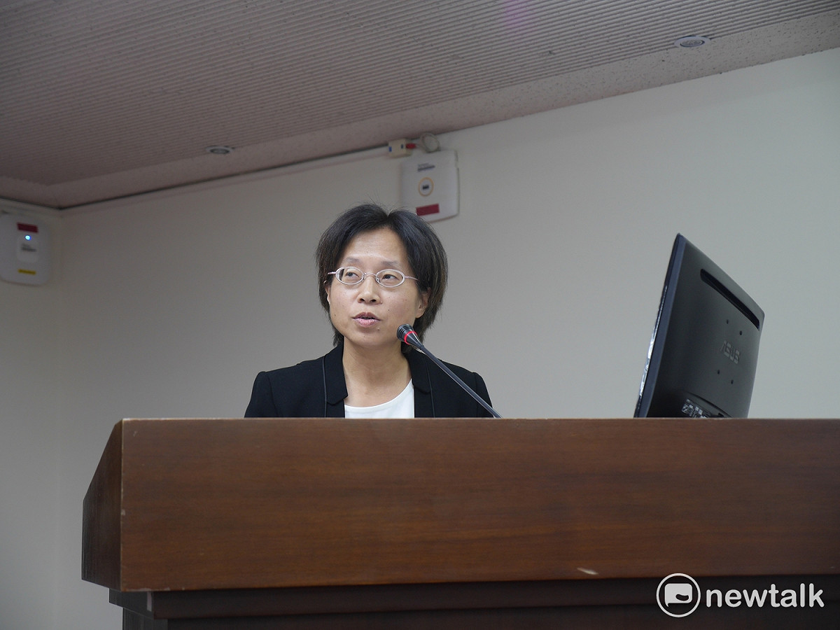 立法院社福衛環委員會下午邀集勞動部、衛福部、交通部赴立院報告一例一休修法方向與備詢，然部長級官員皆未露面，勞動部僅派政次廖蕙芳出席。 圖：趙婉淳／攝