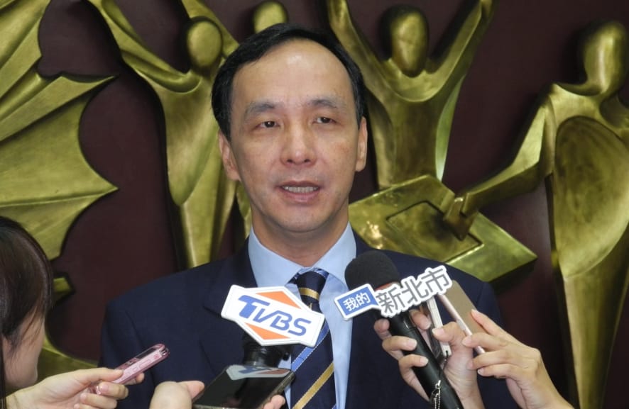 朱立倫表示新北研議在北京、港澳設立辦事處，陸委會不必急著否定，「最重要的態度是要從人民的角度出發，不是從政治的角度出發」。 圖：王峻昌/攝