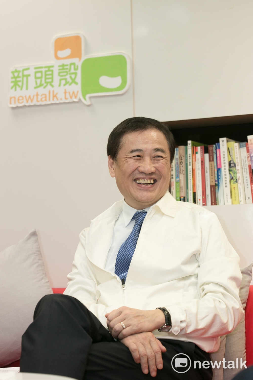 台北市副市長陳景峻表示，自己沒有什麼派系，但不是「孤鳥」，而是跟人人都好的「孔雀」，廣結善緣，不用被關在籠子（派系）裡面。 圖：李佳純 / 攝