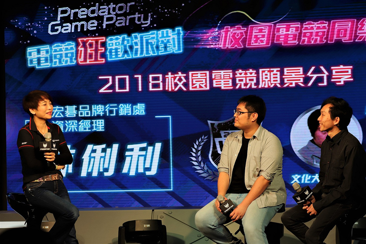 現場不僅頒發獎項鼓勵年輕學子對遊戲的熱情付出，學生更現場分享經驗，表示相當高興能夠在遊戲殿堂中，與同學相互扶持，共築夢想。 圖：蔡幸秀/攝