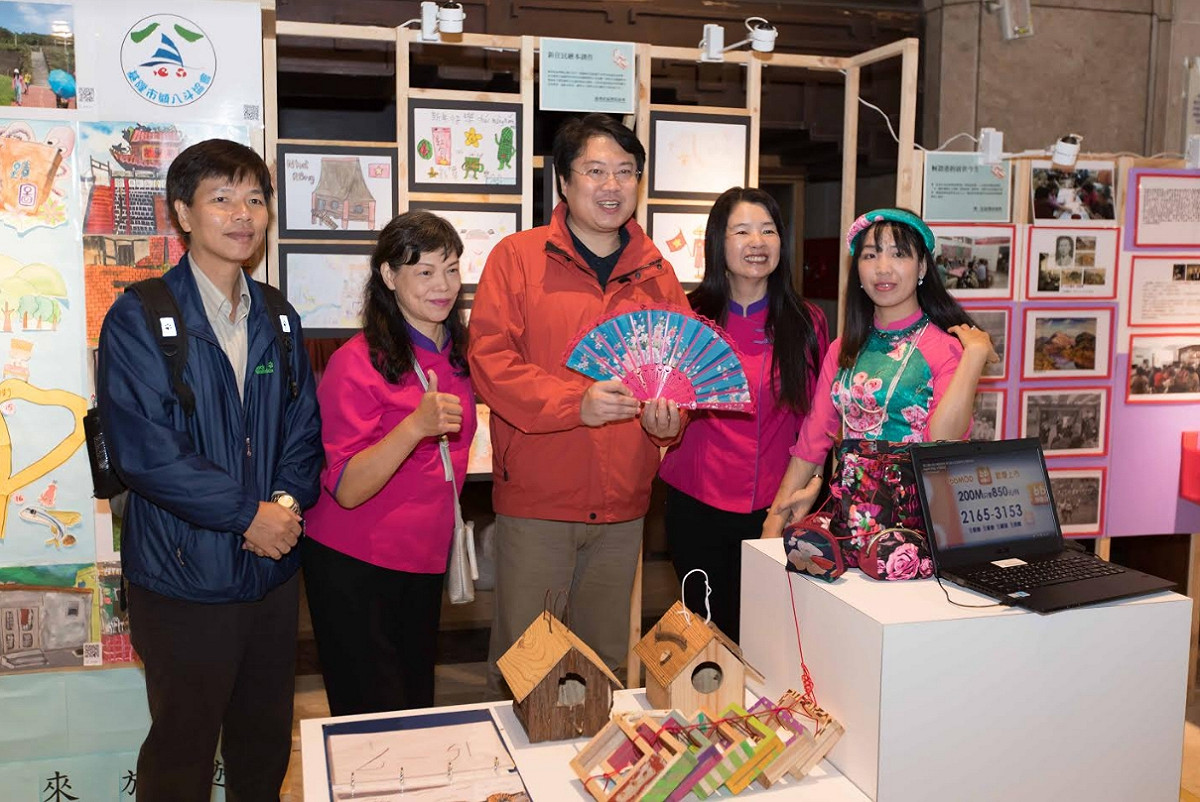 基隆市社區營造聯合成果展在基隆文化中心大廳熱鬧登場。 圖：基隆市政府/提供