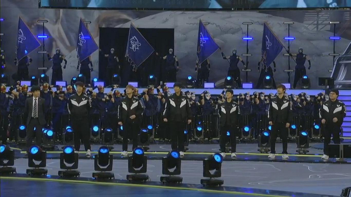 Samsung Galaxy（SSG）在總決賽上亮相，並從衛冕王SKT手中取得第一局的勝利。 圖：翻攝自英雄聯盟 LPL賽事頻道 YouTube