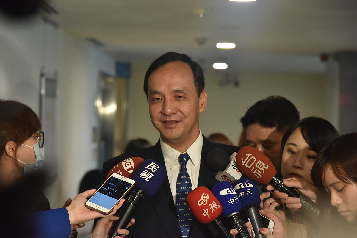 朱立倫被媒體詢問「新北市長選舉國民黨內是否已無法協調？」表示，他還沒問過周錫瑋縣長，有機會再來關心這個問題。 圖：王峻昌/攝