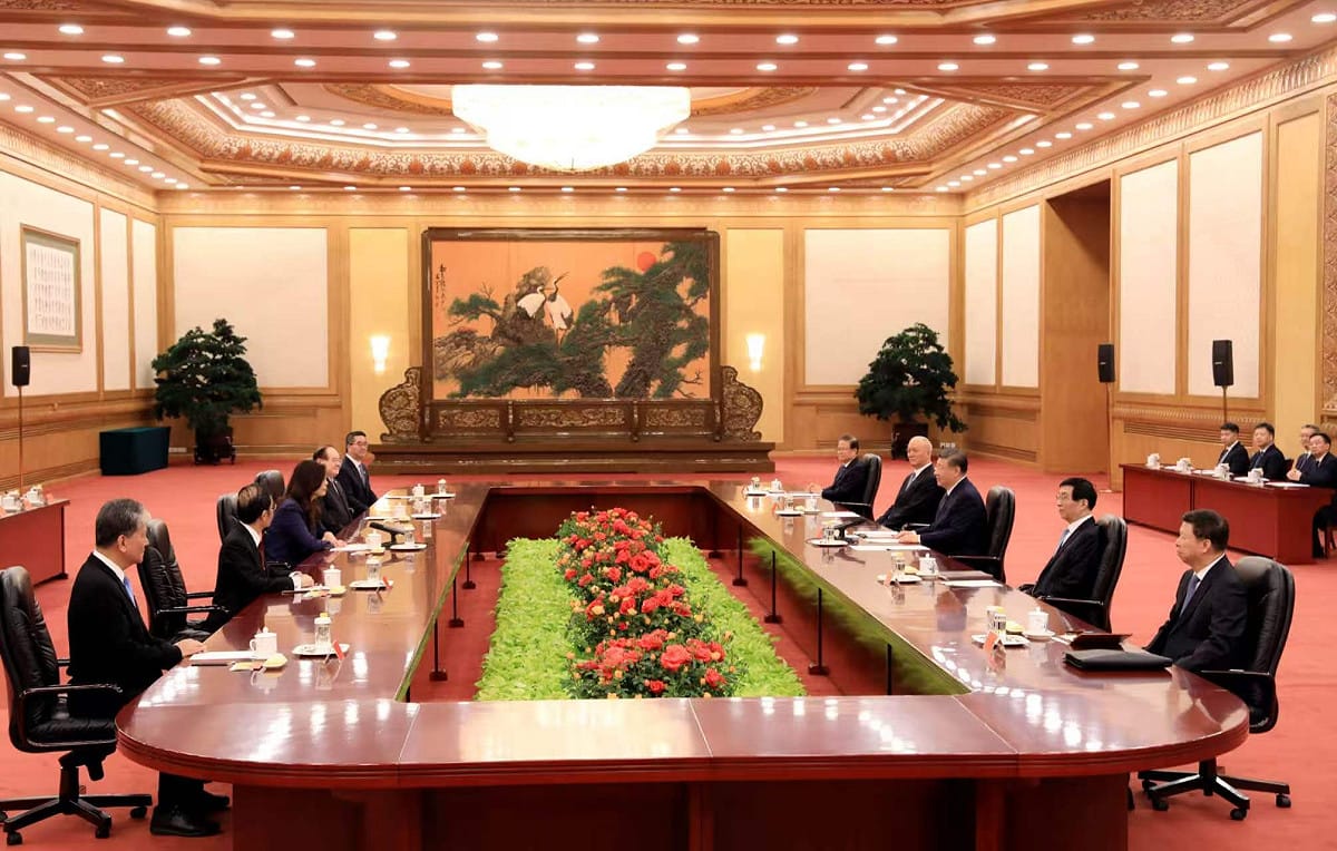 中國國民黨主席鄭麗文於10日上午赴北京人民大會堂與中共中央總書記習近平會面。 圖：國民黨／提供