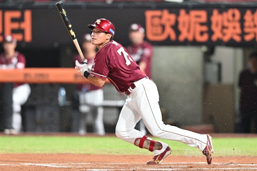 圖為日本職業棒球東北樂天金鷲隊野手陽柏翔。（中央社檔案照片）