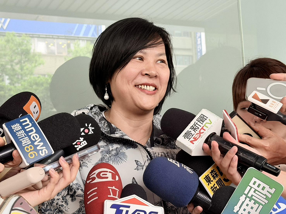 民眾黨立委李貞秀今日出席中評會說明，離開後笑容滿面接受媒體聯訪。 圖：金大鈞 / 攝（資料照）