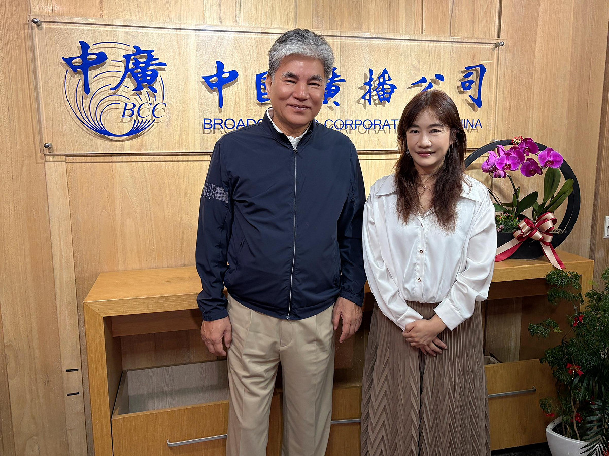 內政部前部長李鴻源接受中廣廣播節目《千秋萬事》專訪。 圖：新傳媒/提供