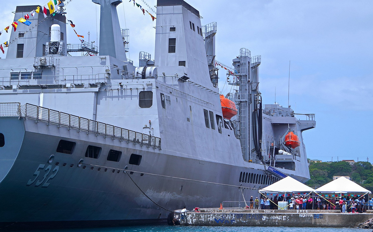 海軍敦睦艦隊首訪聖露西亞 逾2000民眾登艦參觀