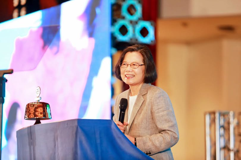 前總統蔡英文18日出席國際扶輪社3482地區年會。 圖：翻攝「臉書」蔡英文 Tsai Ing-wen粉絲專頁