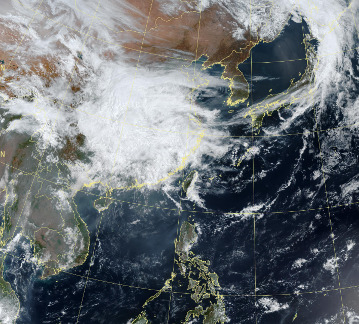 這幾天艷陽高照，各地溫暖炎熱。不過明(22)晚起春雨鋒面將逐漸影響，天氣開始不穩定。 圖：取自氣象署