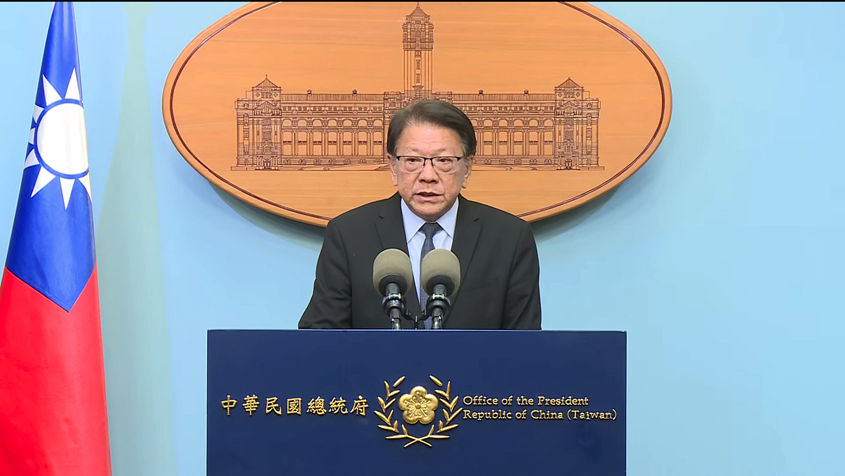 傳出中國向部分國家施壓，不讓賴清德專機通過領空，致使總統賴清德可能無法出訪史瓦帝尼。總統府也於21日下午6時緊急召開記者會，由總統府秘書長潘孟安說明相關情況。 圖：翻攝自總統府YT
